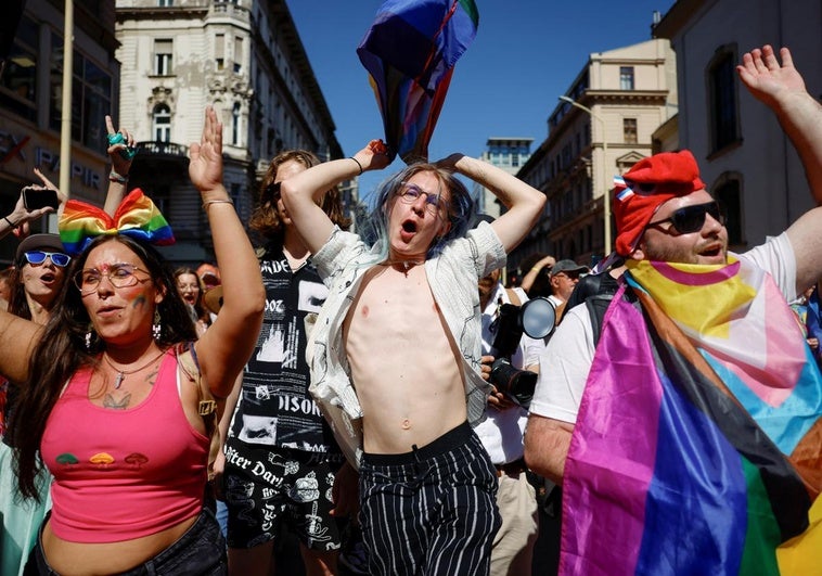 El colectivo LGTBI europeo doblega a Orbán con el Orgullo más multitudinario de Budapest